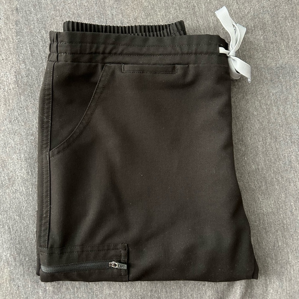 Figs Yola skinny scrub pants